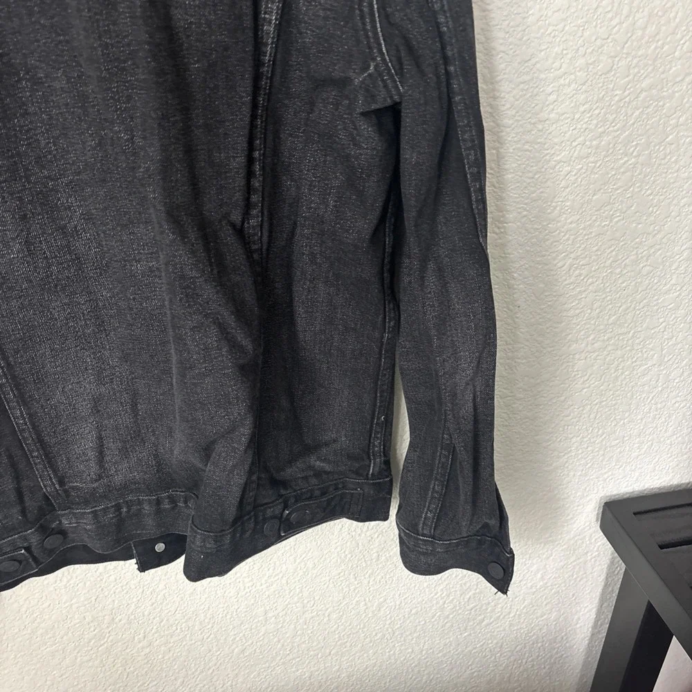 Levi's Mens Stripe Sleeve Trucker Jacket Color Black 596030000 size‎ xL
